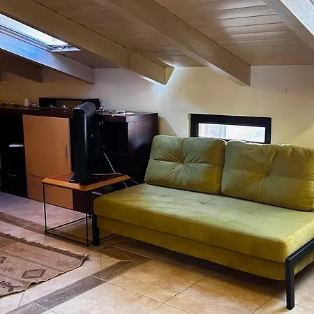 بيت للعطل & Me, Near The Sea And *